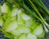 Hình bước làm 1 của món Canh bí đao nấu tôm biển