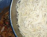 A picture of step 5 of Sphageti with irish and fish.