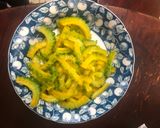青苦瓜炒鹹蛋的食譜步驟2照片