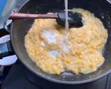 Foto langkah ke 3 dari resep Baked Rice (Cream Style Corn).