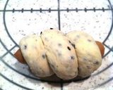 A picture of step 4 of Crispy Sausage Bread With Black Sesame Seeds.