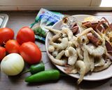 Foto del paso 1 de la receta: Caldo de mariscos