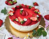 Foto del passaggio 9 della ricetta Cheesecake alle fragole