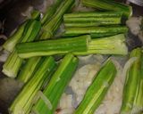A picture of step 1 of Drumstick masala.