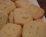 A picture of step 7 of Smiley Face Shortbread.