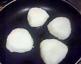 A picture of step 4 of Easy with a Pan Toasted Rice Ball.