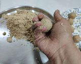 A picture of step 5 of Magaj Ladoo (Wheat flour ladoos).