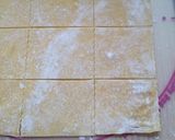 A picture of step 5 of Farfalle Prawn Cream Sauce.