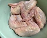 Hình bước làm 1 của món Cánh gà chiên giòn