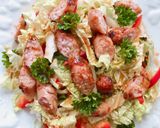 Hình bước làm 4 của món Salad Cải Thảo & Xúc Xích Tươi Nướng