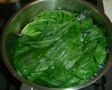 A picture of step 1 of Curry Udon.