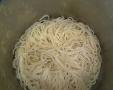 Foto del paso 3 de la receta: Tallarines al pomodoro con curry