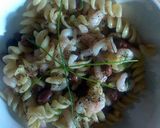A picture of step 4 of sig's Pasta with Borlotti Beans, Prawns and Rosemary Oil.