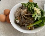 A picture of step 1 of Stir Fry Mozambique Crab with Curry Powder.
