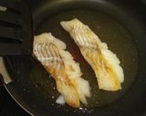 A picture of step 3 of Pan-Fried Cod with Butter Soy Sauce.