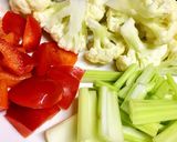 Hình bước làm 2 của món Gân Bò Xào Ớt Sa Tế