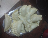 Foto del paso 3 de la receta: Empanadillas de compota de manzana especiada con helado