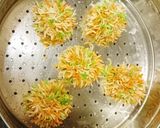 A picture of step 4 of Healthy Chicken Flower Dumpling.
