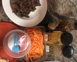 A picture of step 4 of Vegetable fried rice and shredded beef sauce.