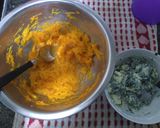 Foto del paso 2 de la receta: Omelette de calabaza y zanahoria relleno de acelga y queso
