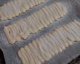 Foto del paso 4 de la receta: Coca de soletilla con manzana caramelizada, crema y azúcar quemada