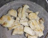 Foto langkah ke 3 dari resep Honey Black Pepper Chicken.