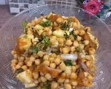 A picture of step 4 of Chatpata chana chat ❤❤.