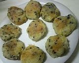 A picture of step 4 of Potato Mayonnaise and Sesame Chewy Cake.