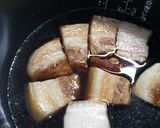 A picture of step 4 of Meltingly Tender Simmered Pork Belly Cubes in a Rice Cooker.