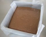 A picture of step 5 of Rice Flour Chocolate Cake with Kiwi.