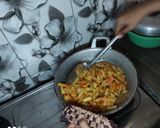 Foto langkah ke 5 dari resep Tumis pepaya pedas manis.