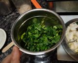 A picture of step 1 of Mooli ke patte ki chutney.