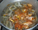 A picture of step 2 of Chilli Prawns.