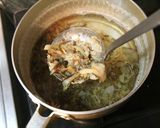 A picture of step 5 of Ultra-simple Dried Shiitake Mushroom Soup.