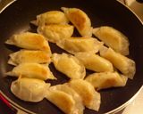 A picture of step 4 of ☆Crispy Potato Gyoza☆.