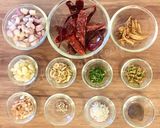 รูปขั้นตอนการทำที่ 2 ของ แกงหมูเทโพต้นอ่อนผักบุ้ง (เพาะเอง)