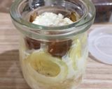 Foto langkah ke 2 dari resep Energy in a Jar - Overnight banana & kurma - kreasi oat.