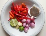 Foto langkah ke 2 dari resep Pecak lele pedas gurih.