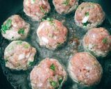 Hình bước làm 4 của món Spaghetti and Meatballs