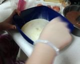 A picture of step 4 of Chocoflan.