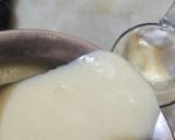 A picture of step 4 of Mango shake with icecream.