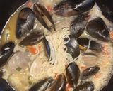 Foto del paso 5 de la receta: Sopa de Choritos y Almejas estilo Thai