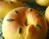 A picture of step 7 of Kabocha Squash Bagels.