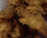 A picture of step 7 of Onion pakoda.