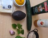 Foto del paso 1 de la receta: Sopa fría de palta con menta, queso Feta y mucho más 🥑 🍋 🌱 🧄🫒🫑🥒🧀inspirada en los gazpachos verdes 🇪🇸