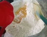 A picture of step 3 of Gireba cookies.