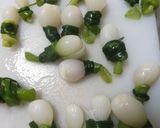 A picture of step 5 of Green Onions with Kimchi Dressing.