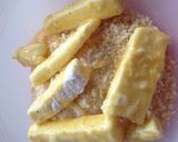 Foto langkah ke 4 dari resep Fried Mozarella cheese stick .