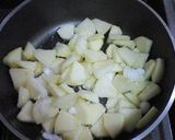 A picture of step 2 of Simple Apple Jam.