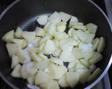A picture of step 2 of Simple Apple Jam.